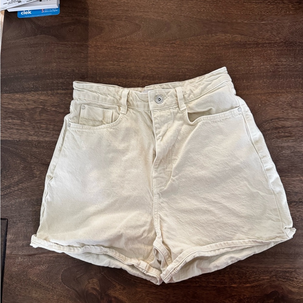 Zara Cream Jean Shorts High-Waisted Relaxed Fit